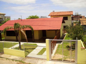 Casa na praia dos Ingleses para até 12 pessoas